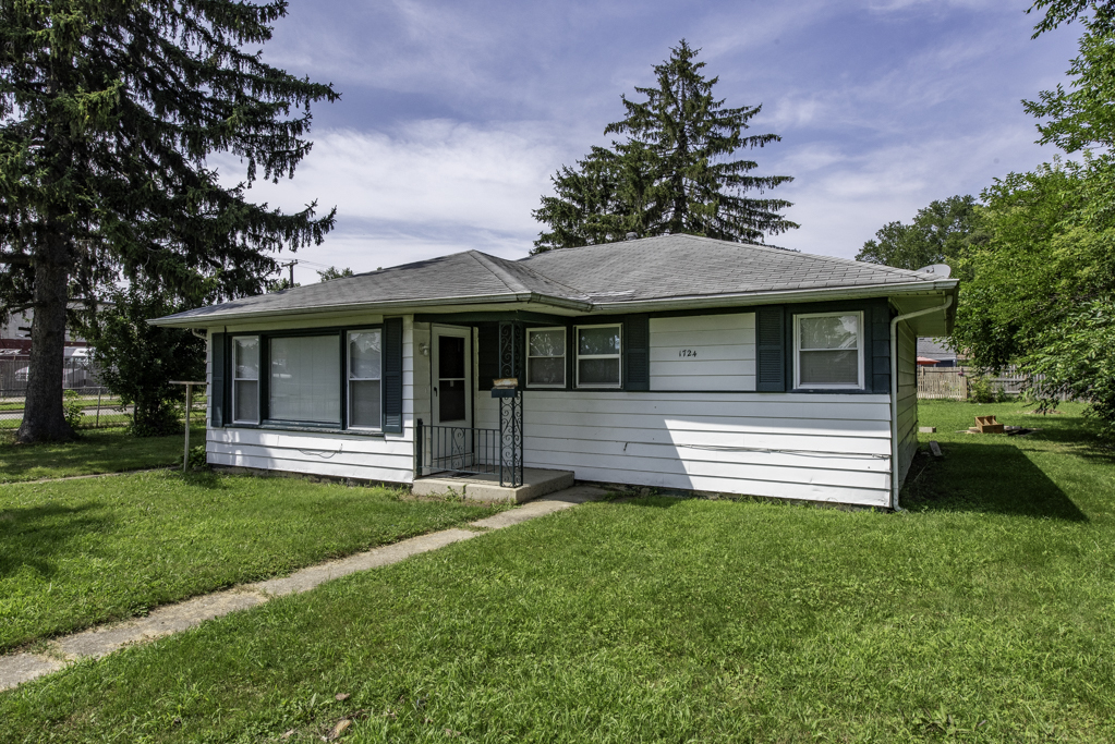1724 Lyons Court, Waukegan, IL 60085