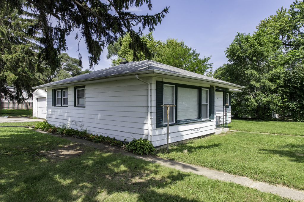 1724 Lyons Court, Waukegan, IL 60085