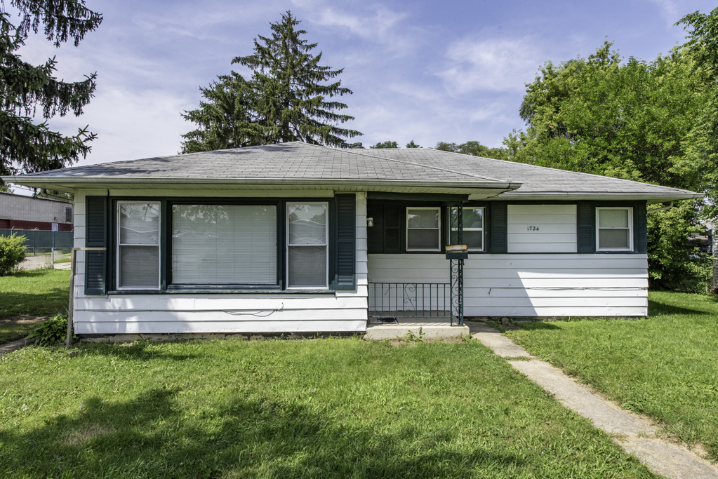 1724 Lyons Court, Waukegan, IL 60085