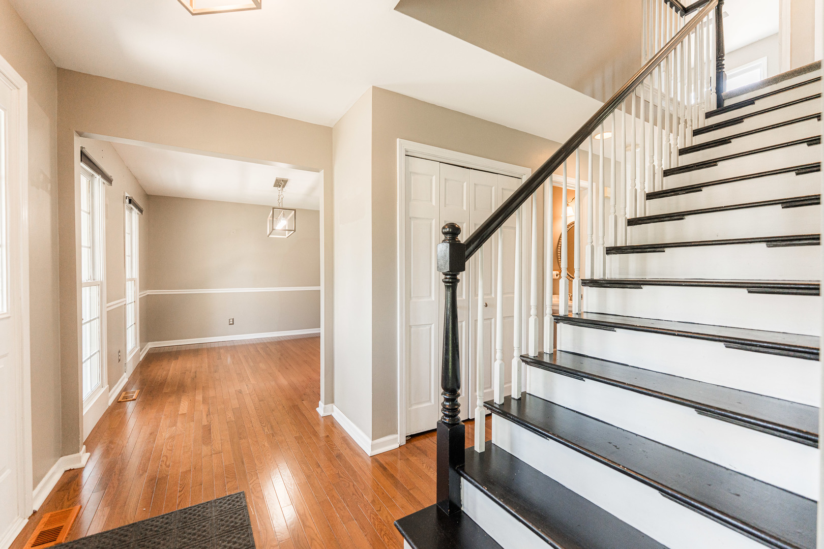 117 DEVONSHIRE Drive, DeKalb, IL 60115
