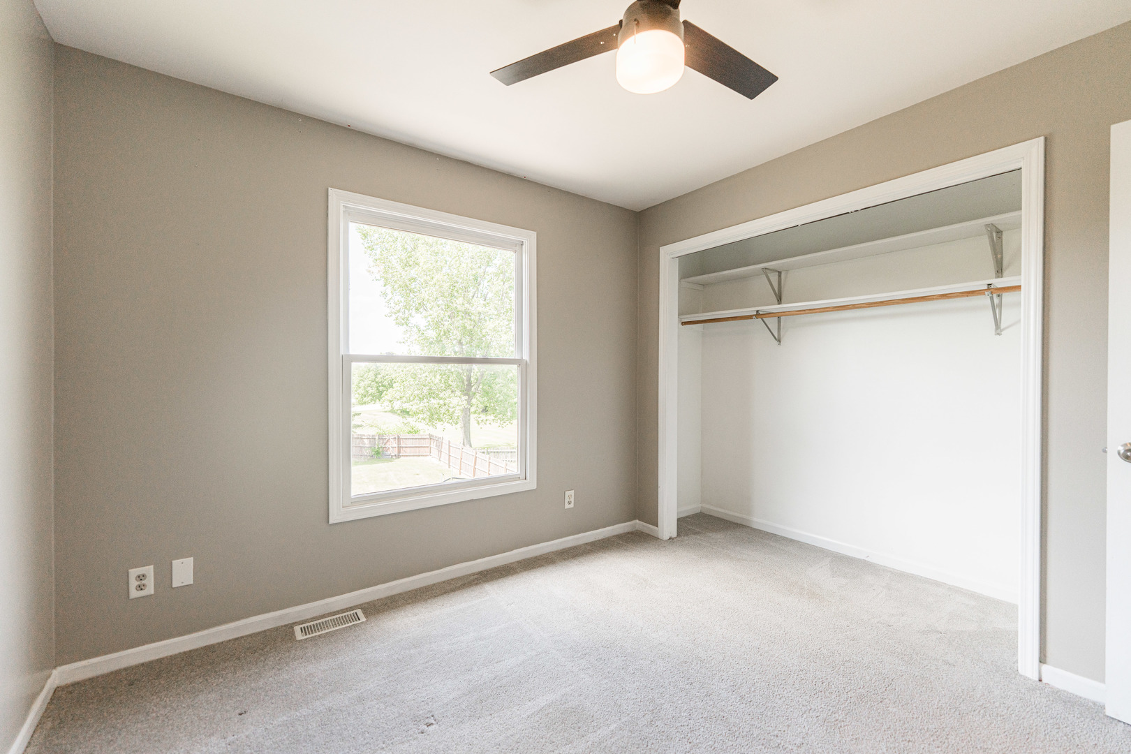 117 DEVONSHIRE Drive, DeKalb, IL 60115