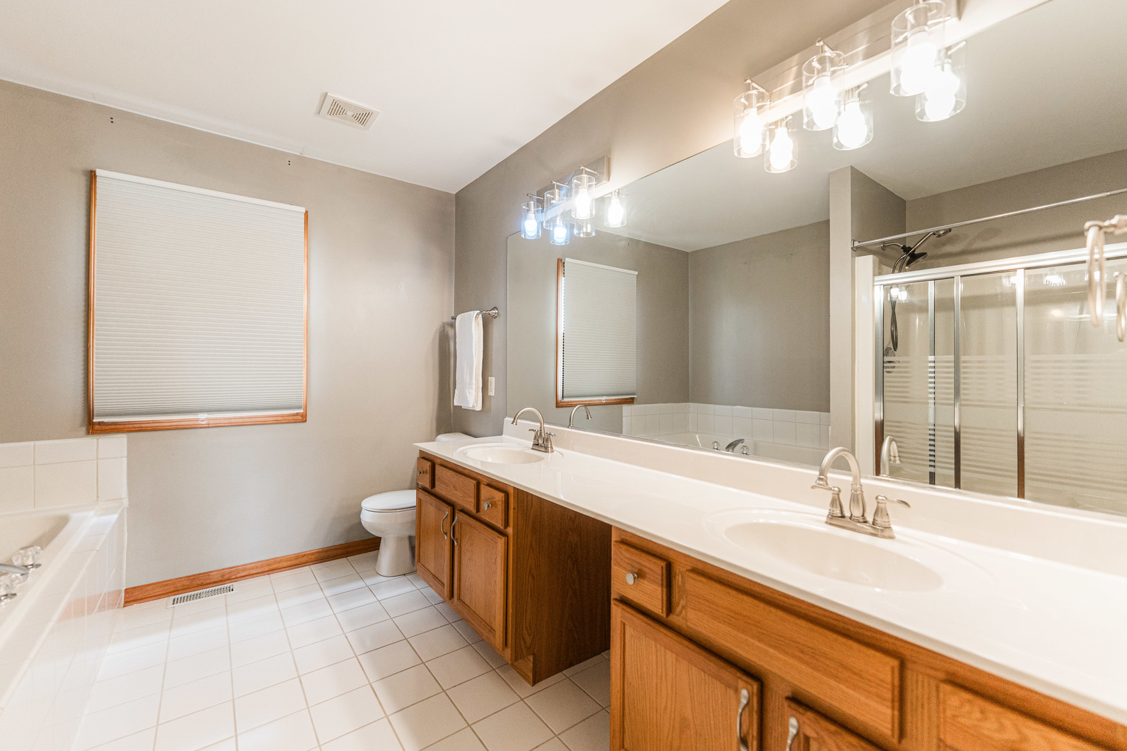 117 DEVONSHIRE Drive, DeKalb, IL 60115