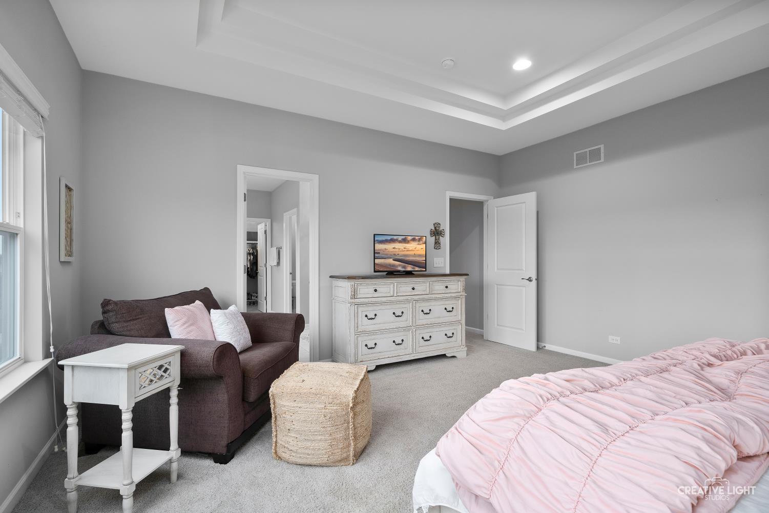 325 Kennedy Drive, St. Charles, IL 60175
