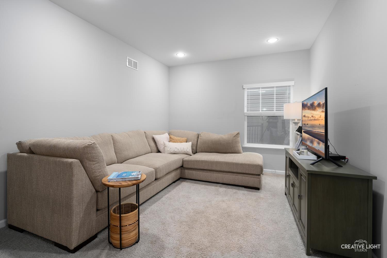 325 Kennedy Drive, St. Charles, IL 60175