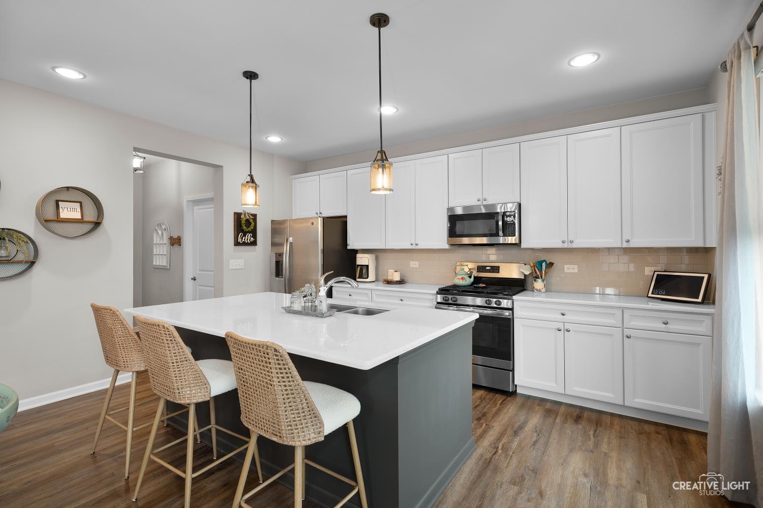 325 Kennedy Drive, St. Charles, IL 60175