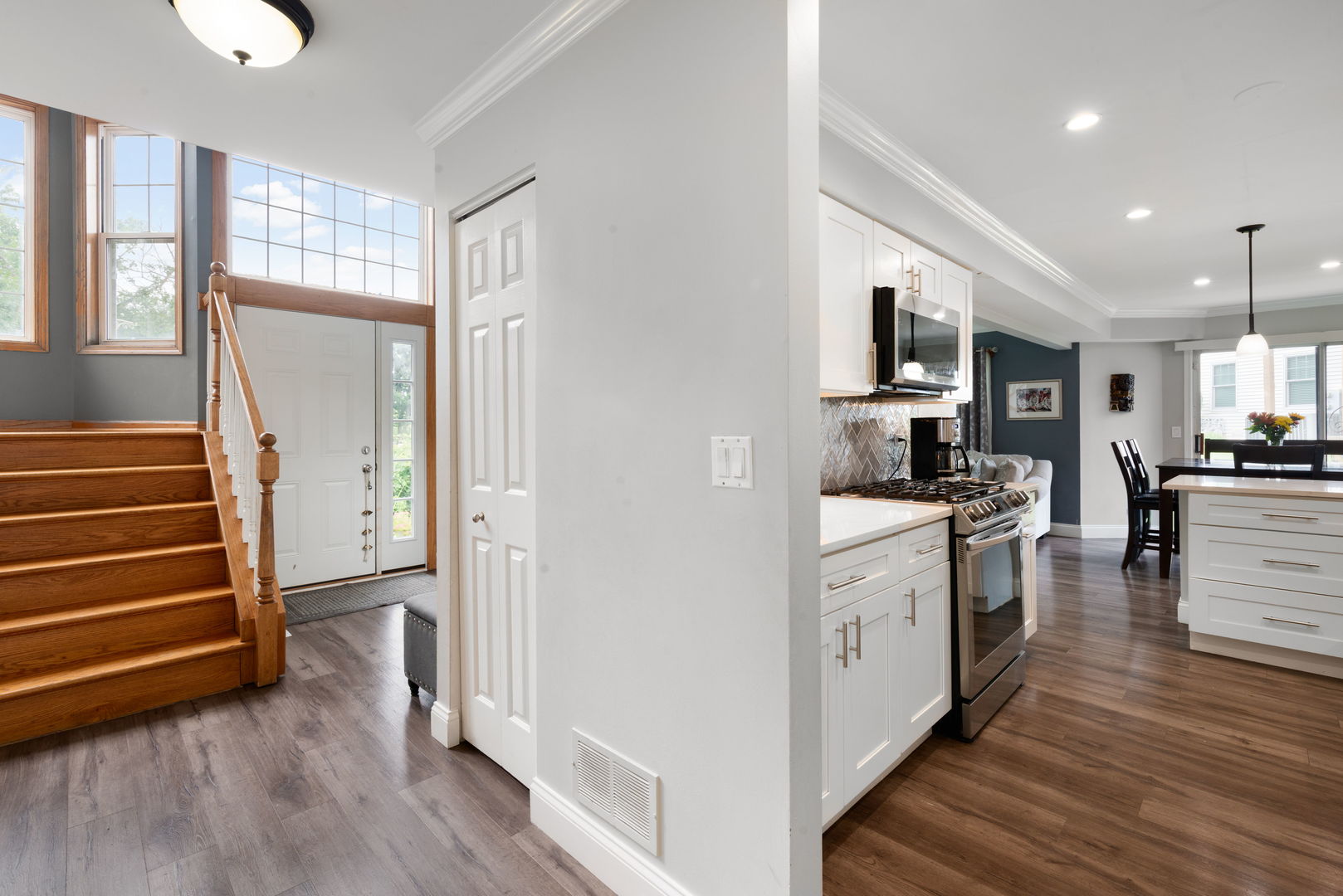 295 Kresswood Drive, West Chicago, IL 60185