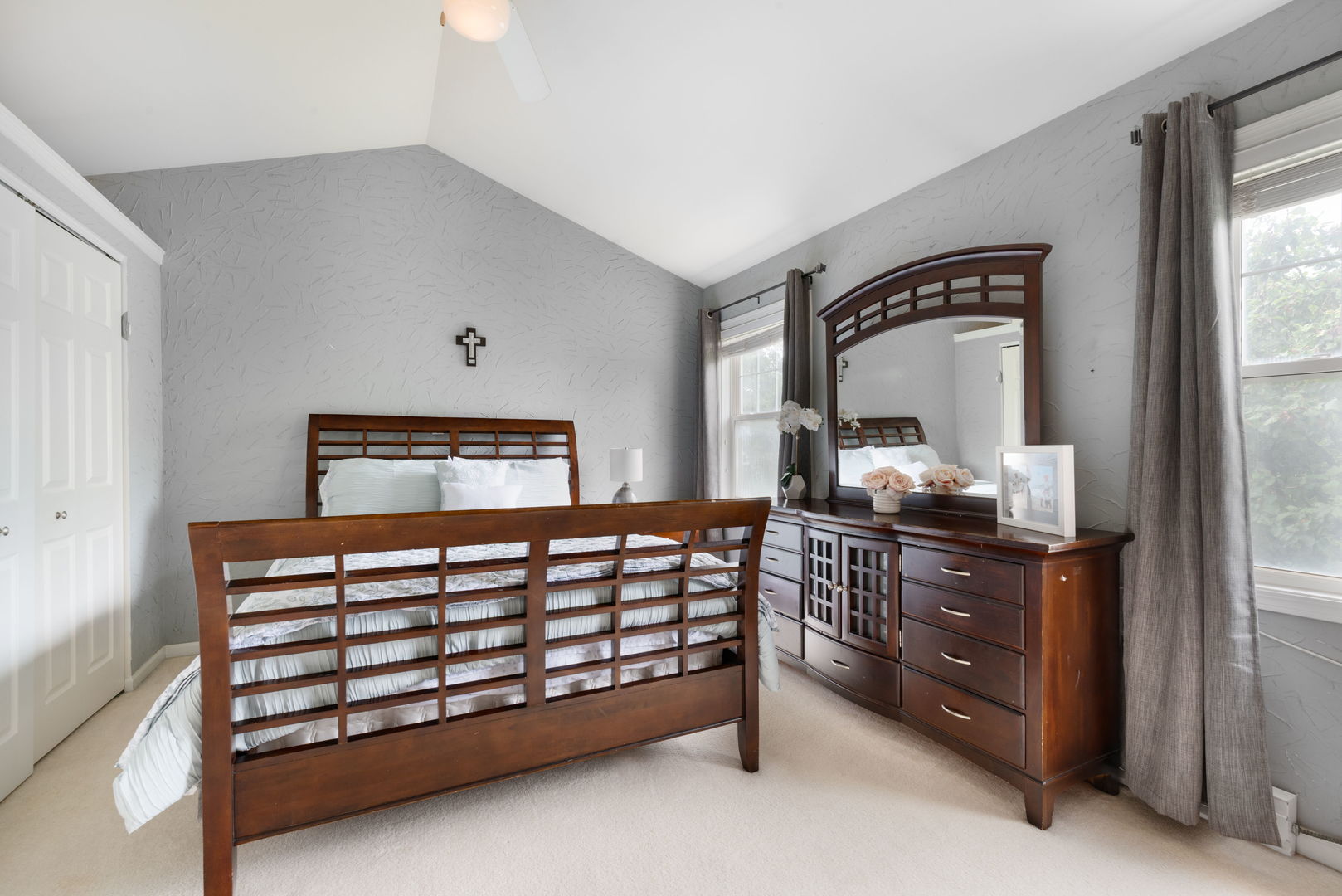 295 Kresswood Drive, West Chicago, IL 60185