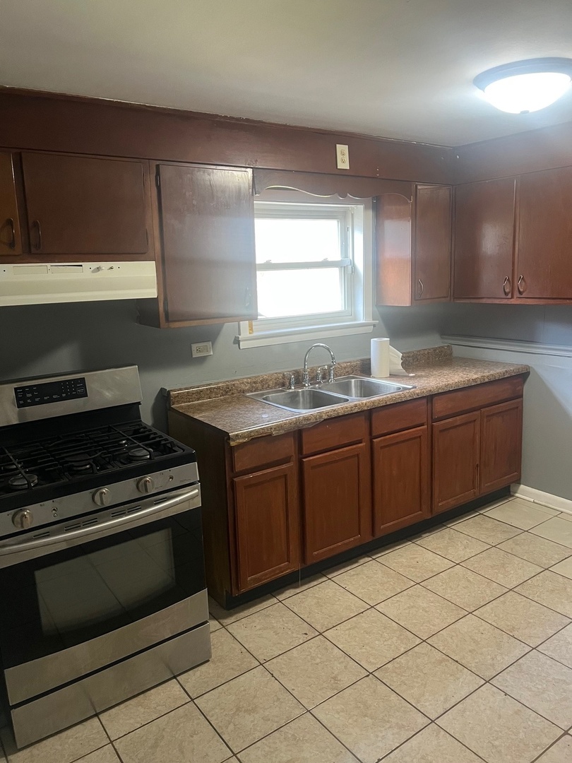 13946 S State Street, Riverdale, IL 60827