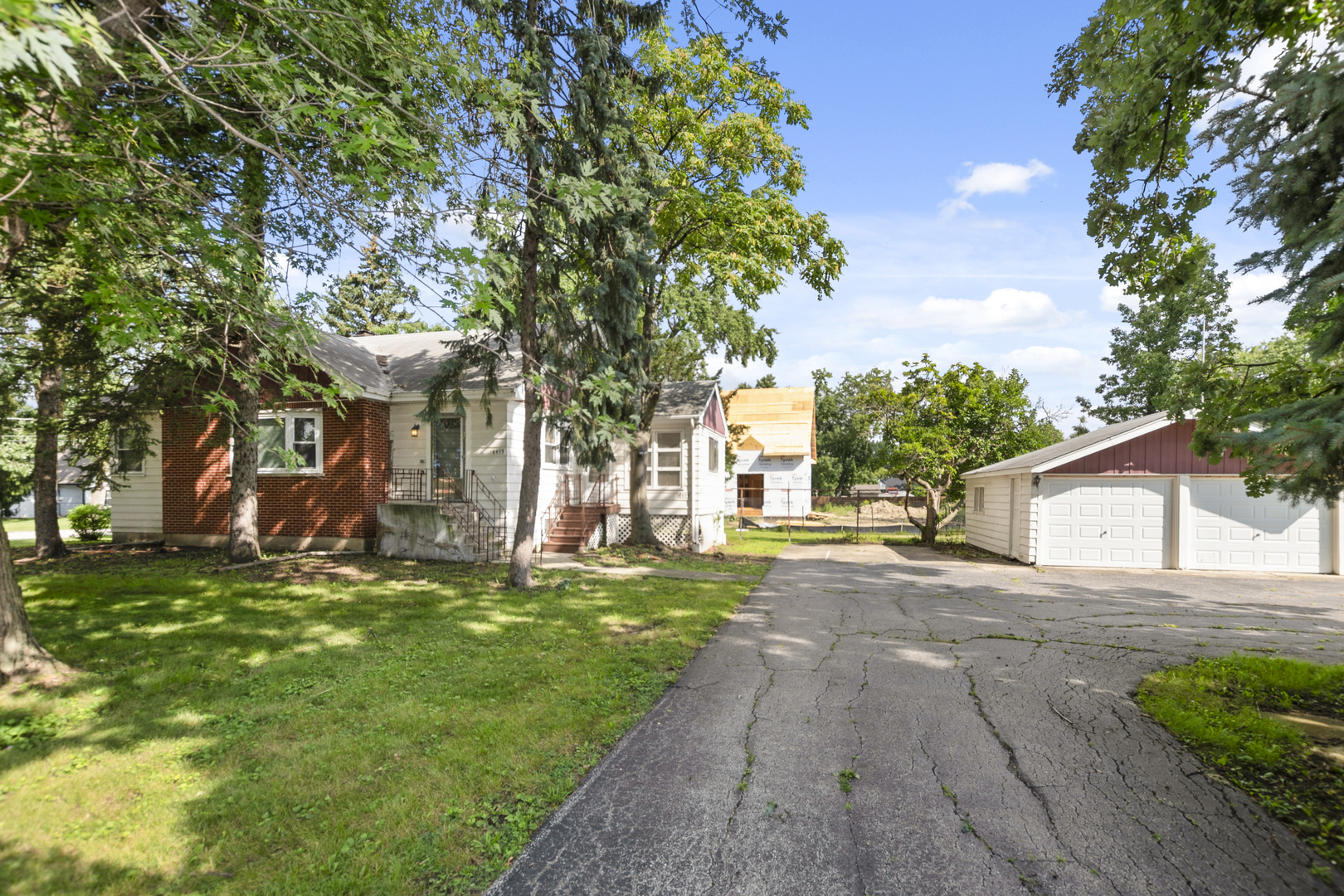 8459 S 85th Court, Hickory Hills, IL 60457