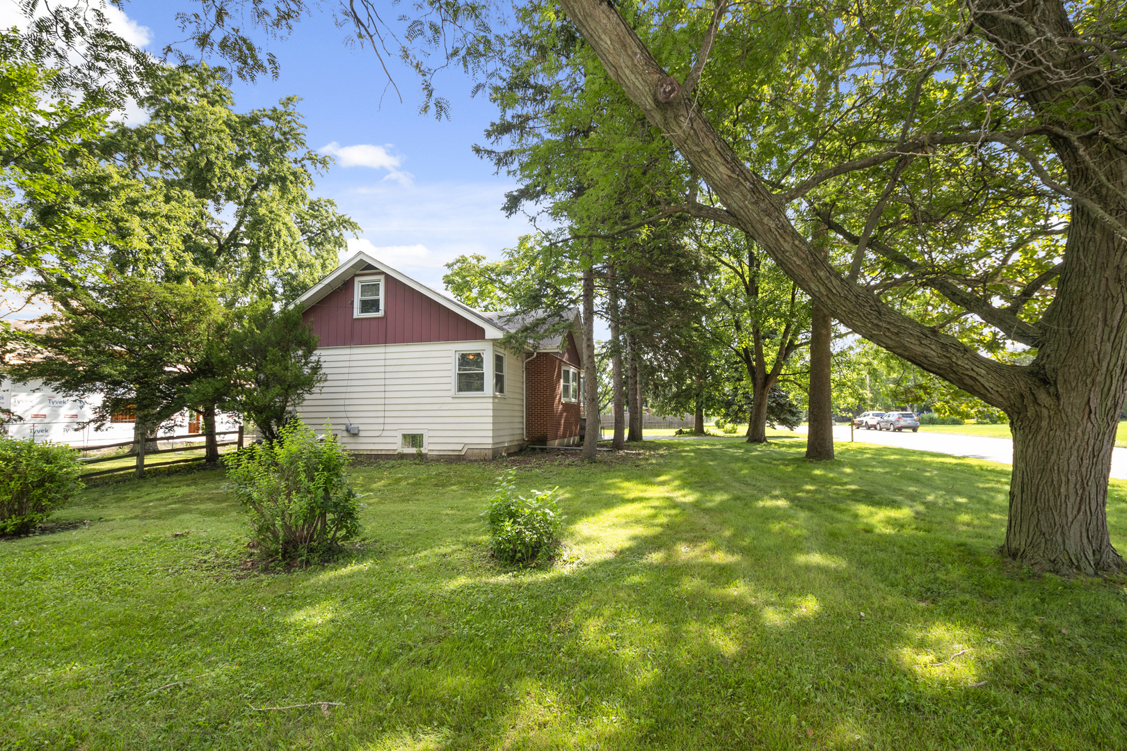 8459 S 85th Court, Hickory Hills, IL 60457