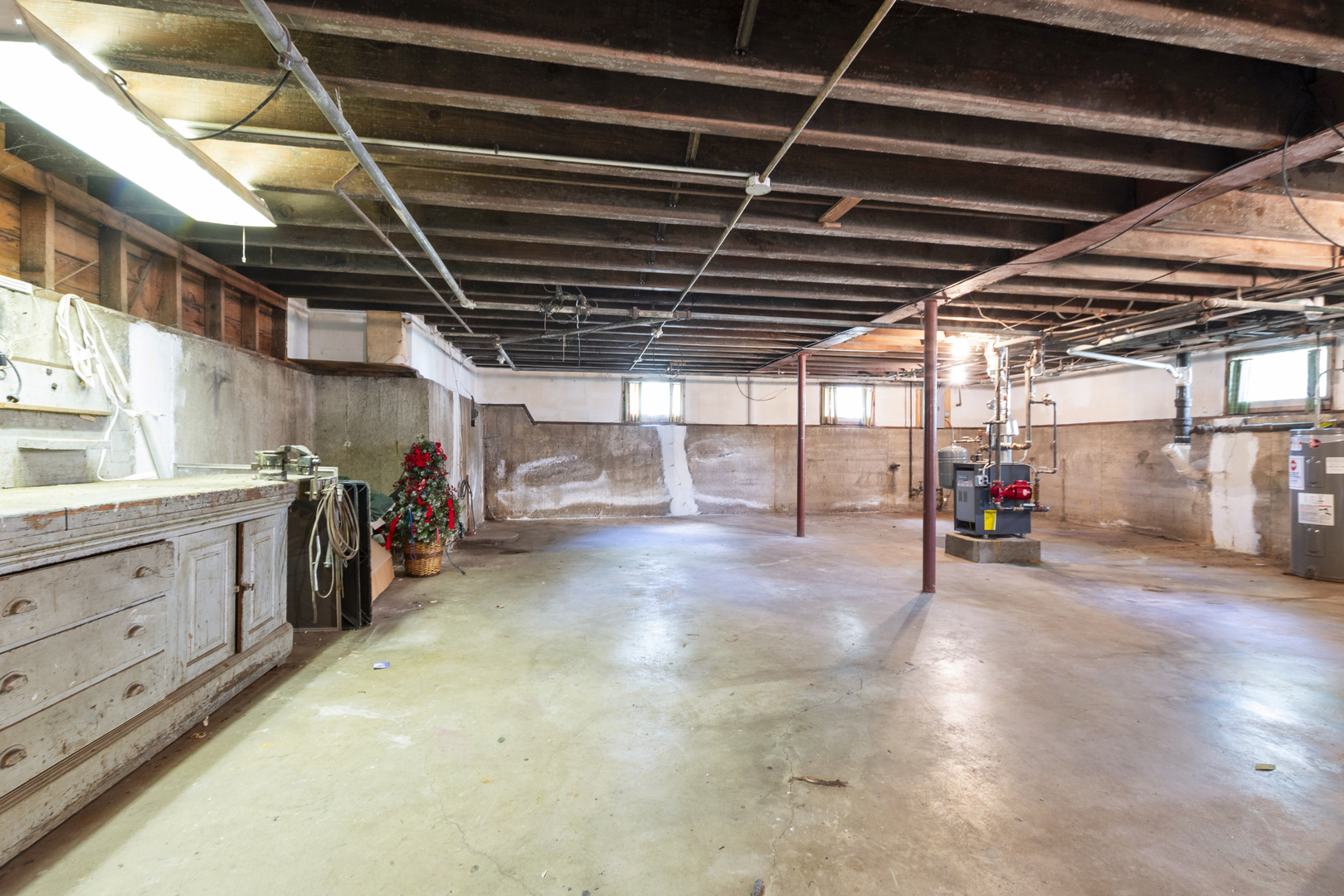 8459 S 85th Court, Hickory Hills, IL 60457