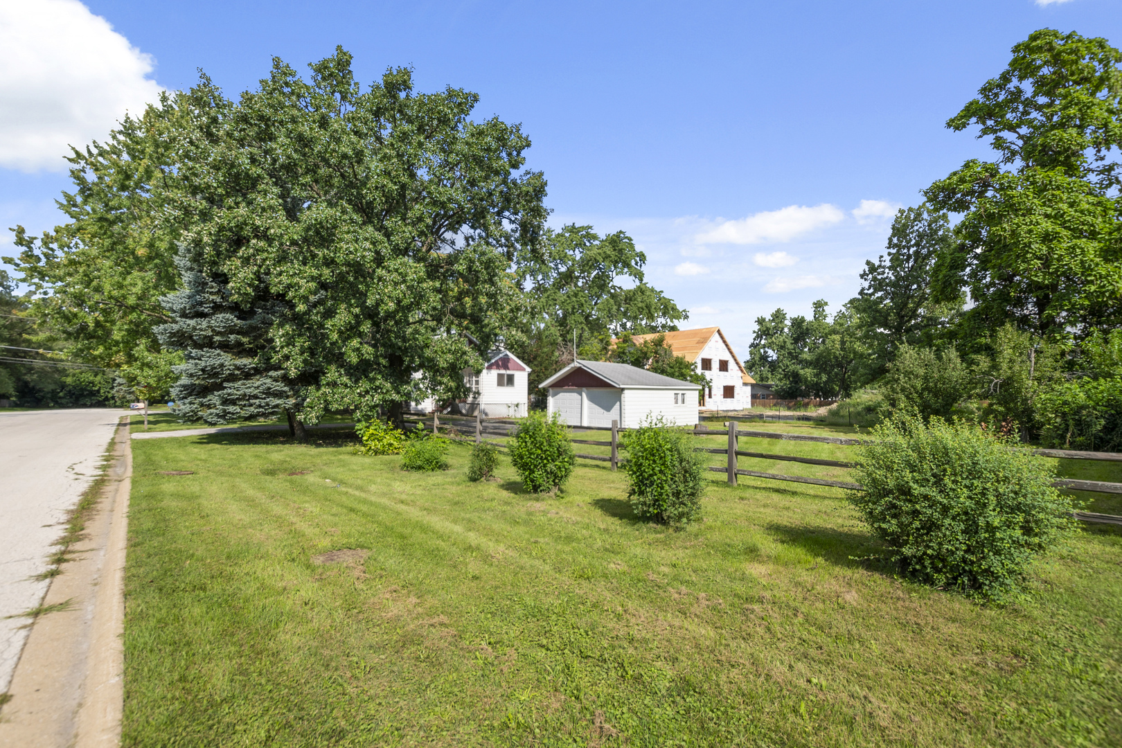 8459 S 85th Court, Hickory Hills, IL 60457