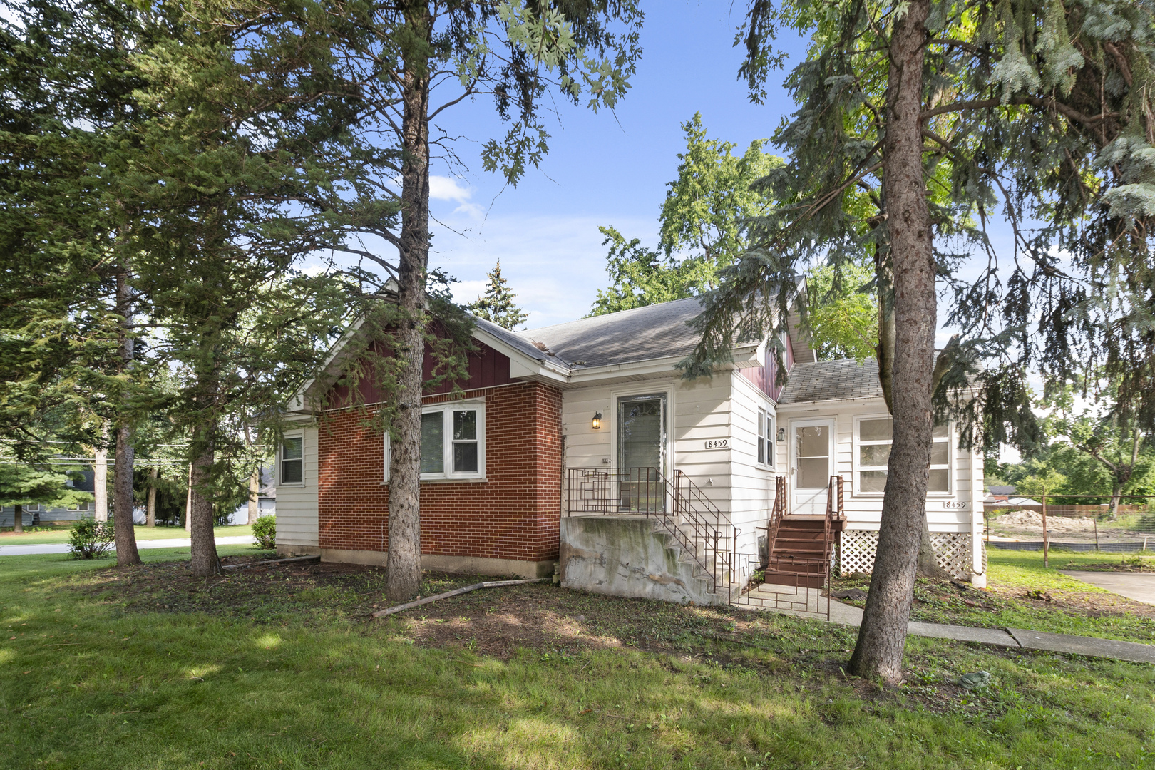 8459 S 85th Court, Hickory Hills, IL 60457