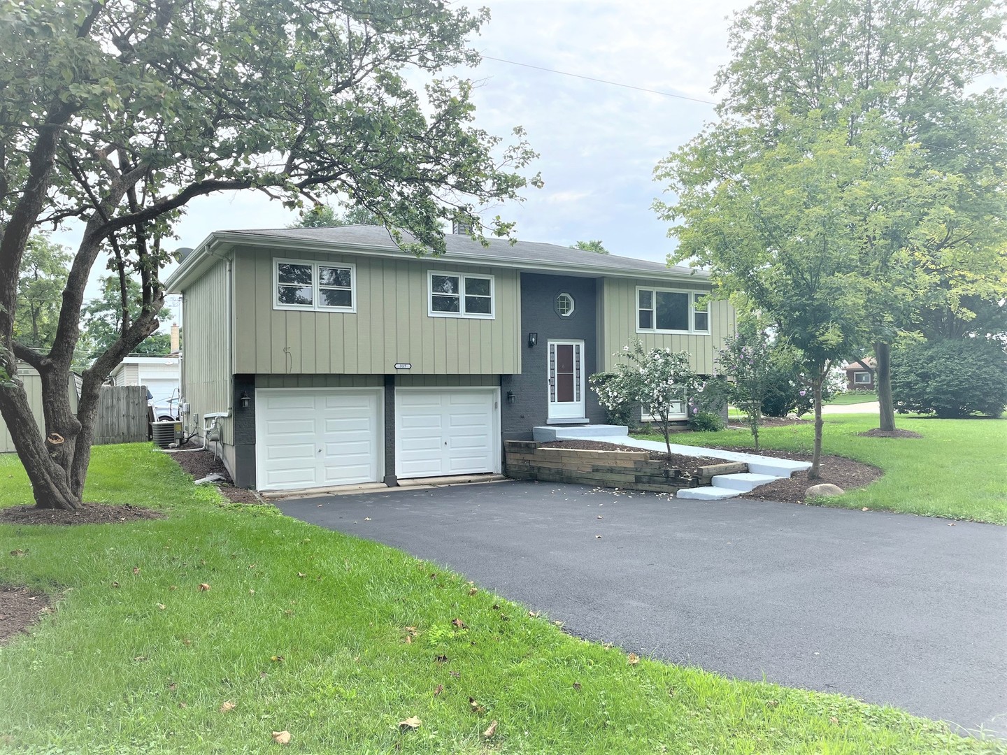 317 N Central Avenue, Wood Dale, IL 60191