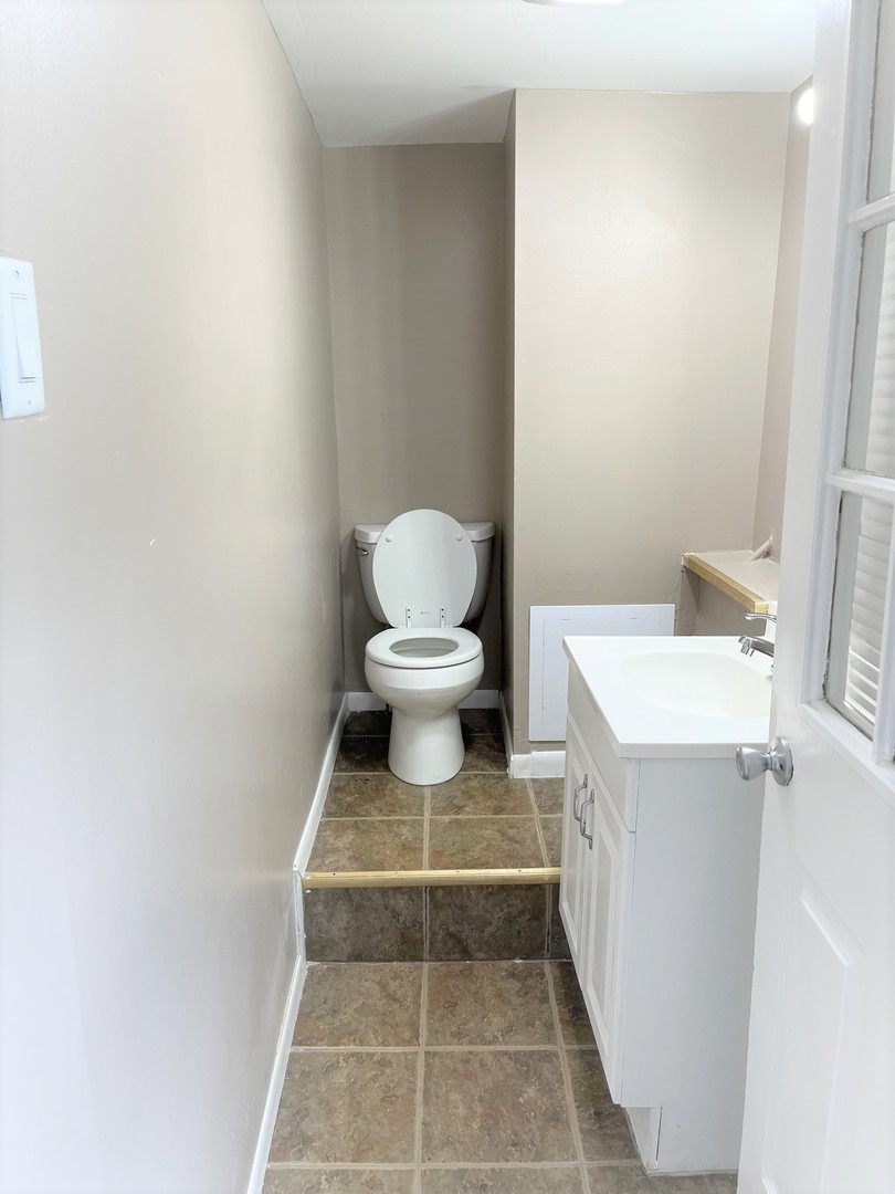 317 N Central Avenue, Wood Dale, IL 60191