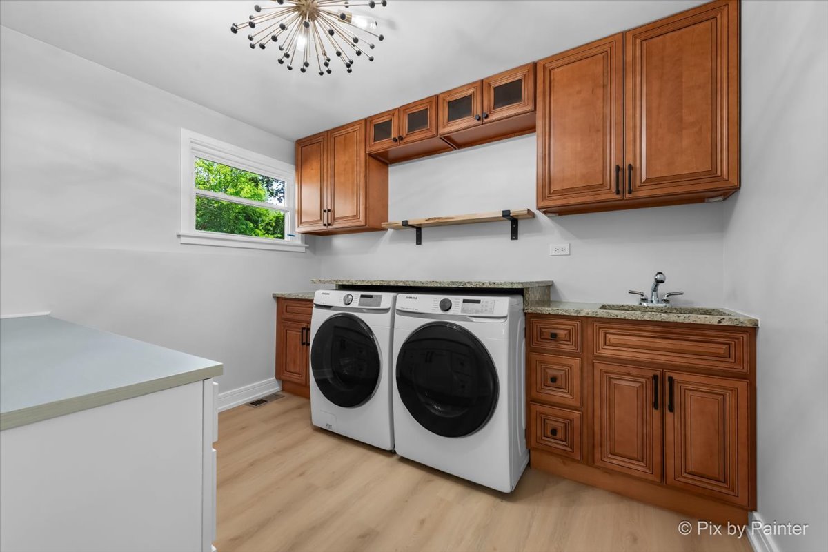 27W075 Fleming Drive, Winfield, IL 60190