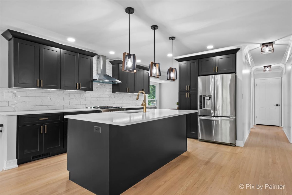 27W075 Fleming Drive, Winfield, IL 60190