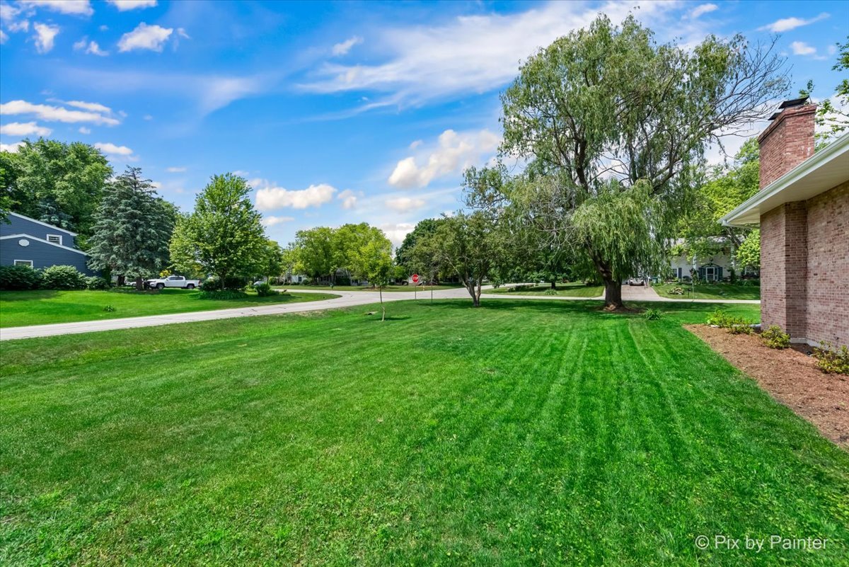 27W075 Fleming Drive, Winfield, IL 60190