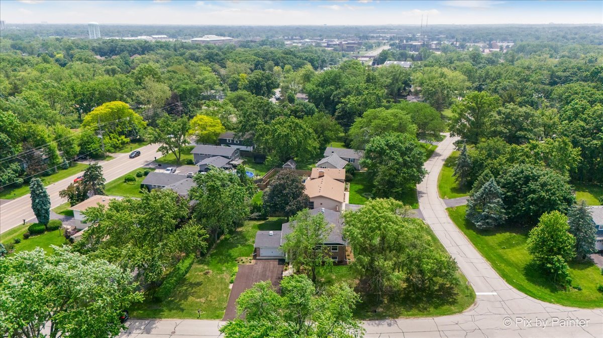 27W075 Fleming Drive, Winfield, IL 60190
