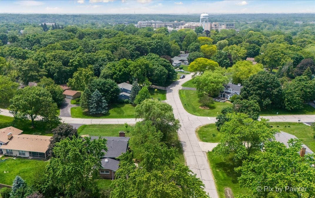 27W075 Fleming Drive, Winfield, IL 60190
