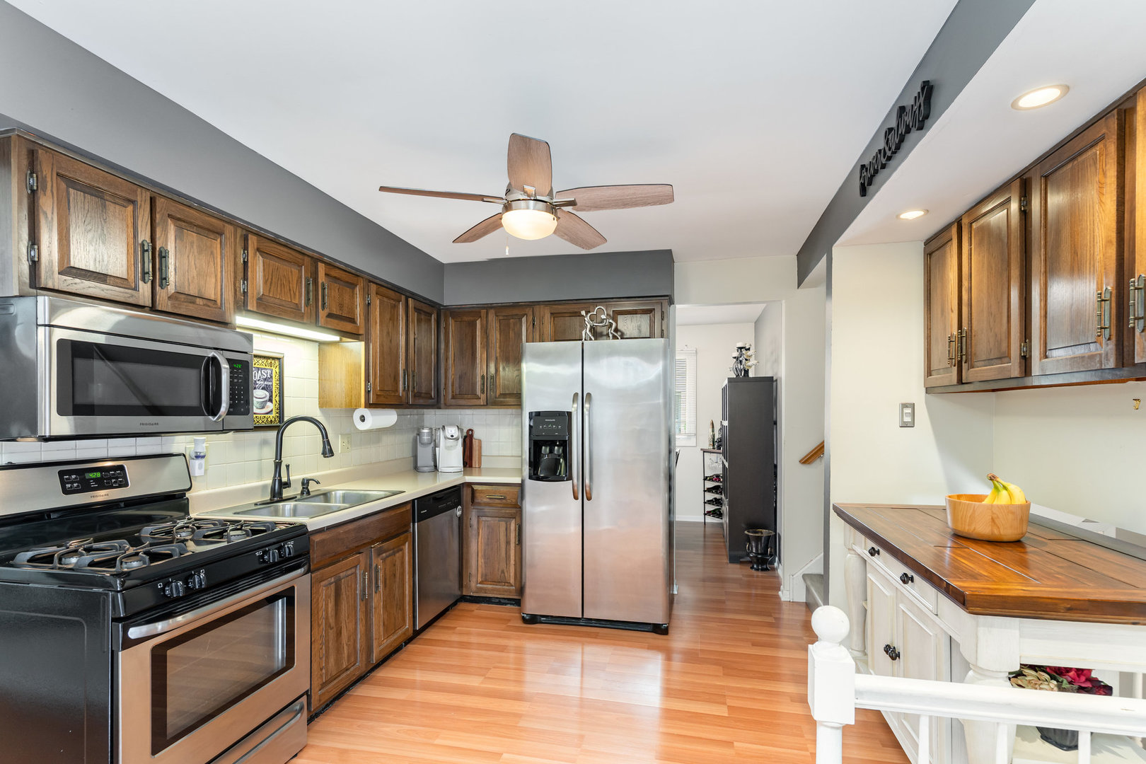 8901 Leslie Drive, Orland Hills, IL 60487