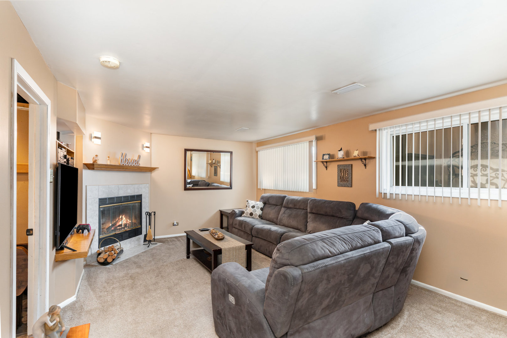 8901 Leslie Drive, Orland Hills, IL 60487