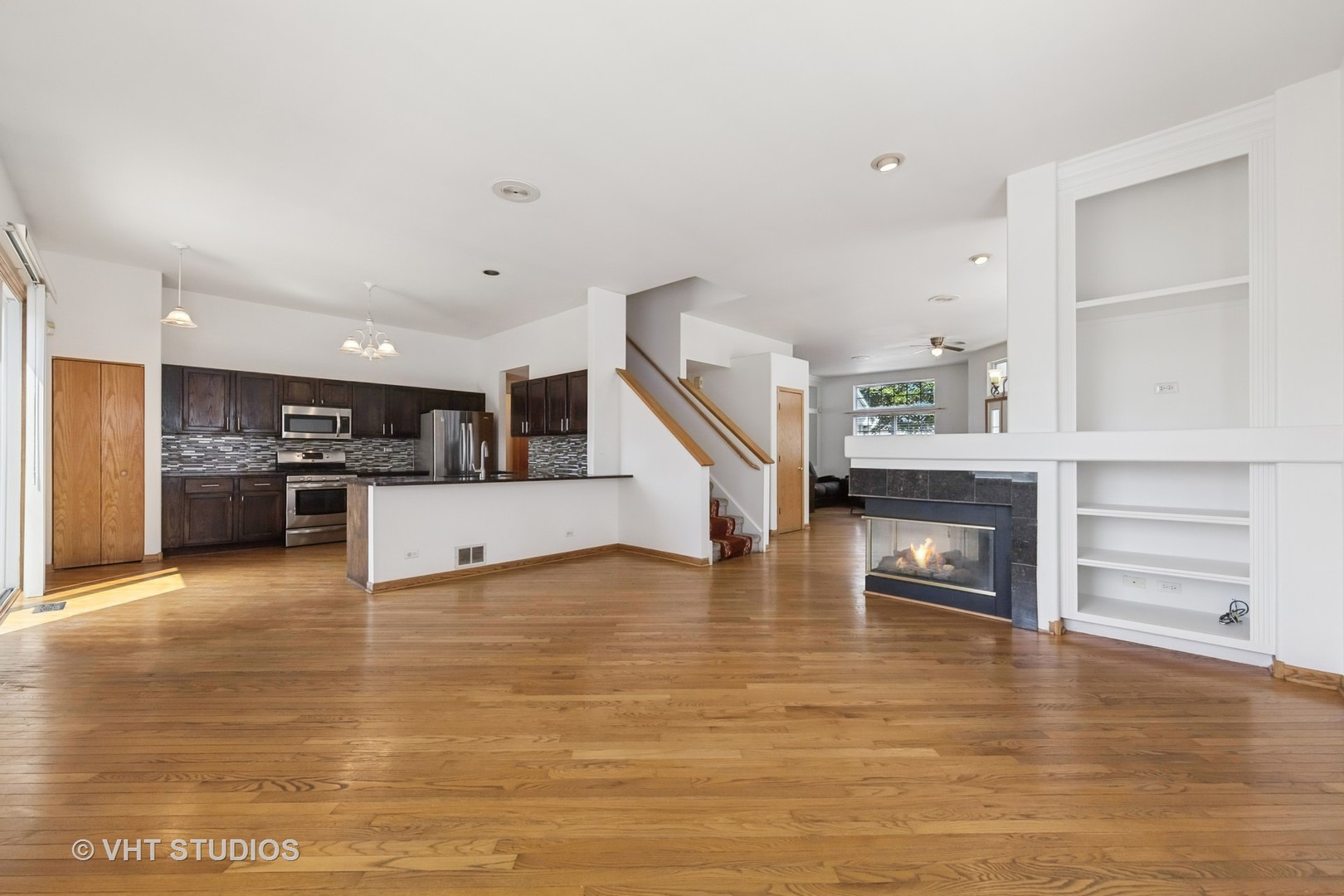2466 Golf Trail Court, Aurora, IL 60506