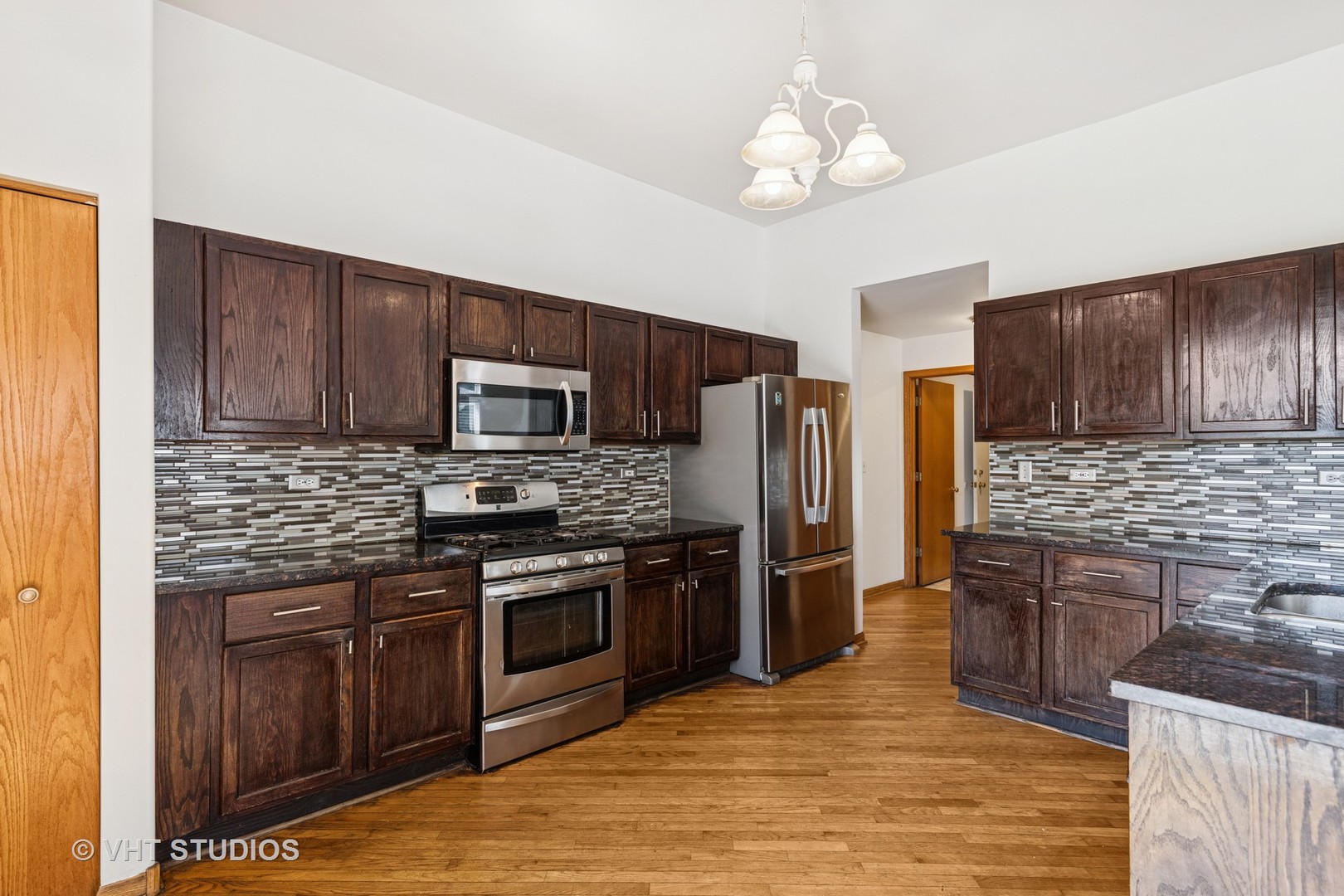 2466 Golf Trail Court, Aurora, IL 60506
