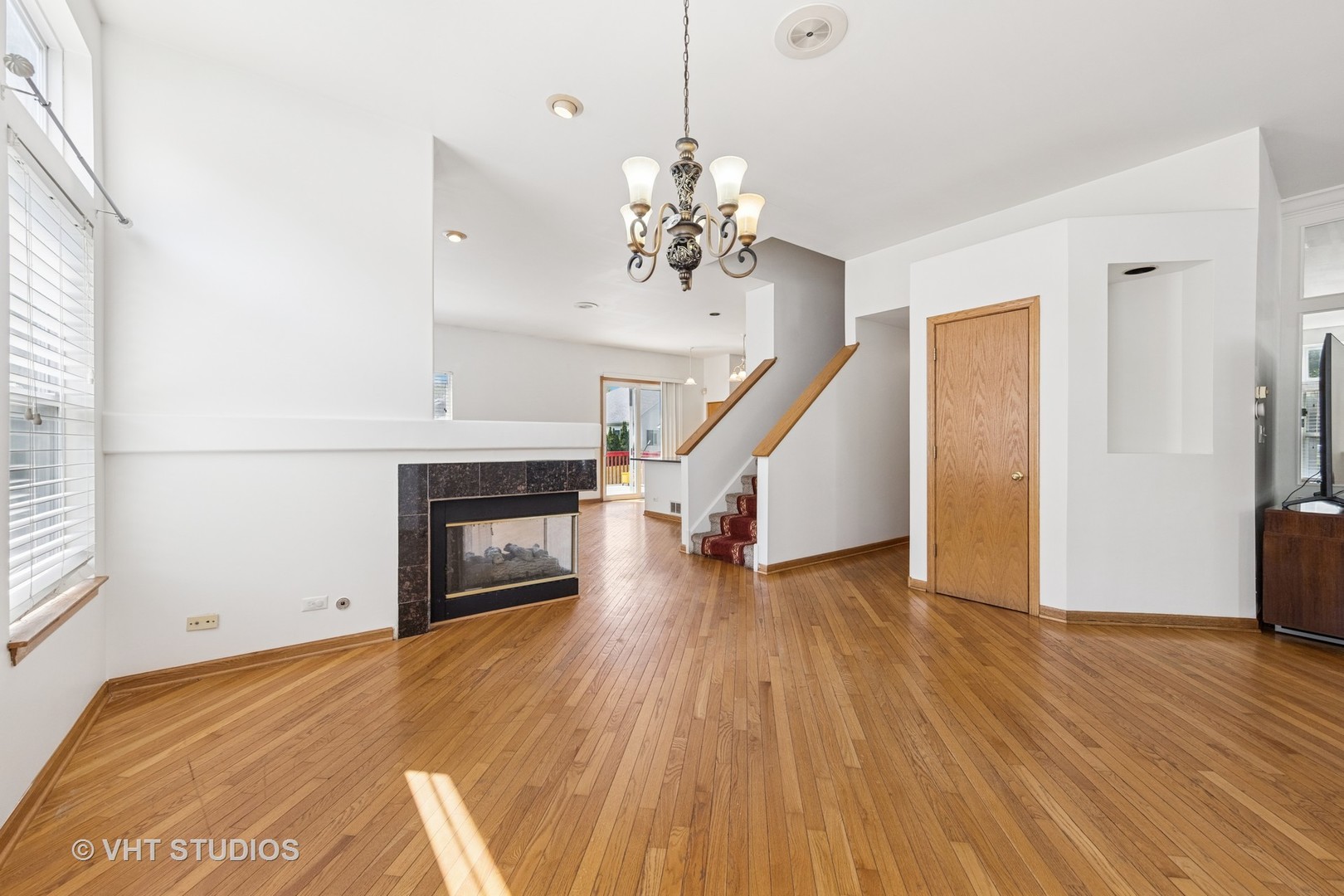 2466 Golf Trail Court, Aurora, IL 60506
