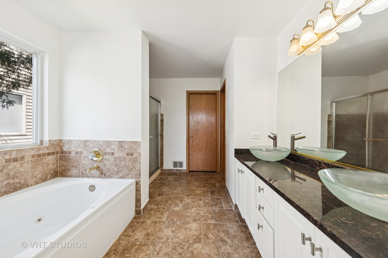 2466 Golf Trail Court, Aurora, IL 60506