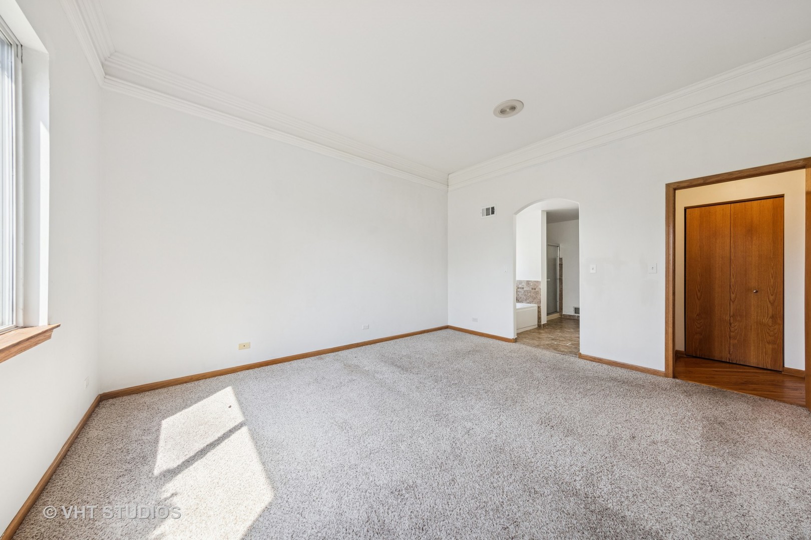 2466 Golf Trail Court, Aurora, IL 60506