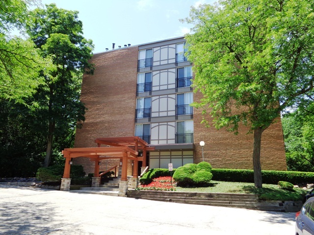 5810 Oakwood Drive #5G, Lisle, IL 60532