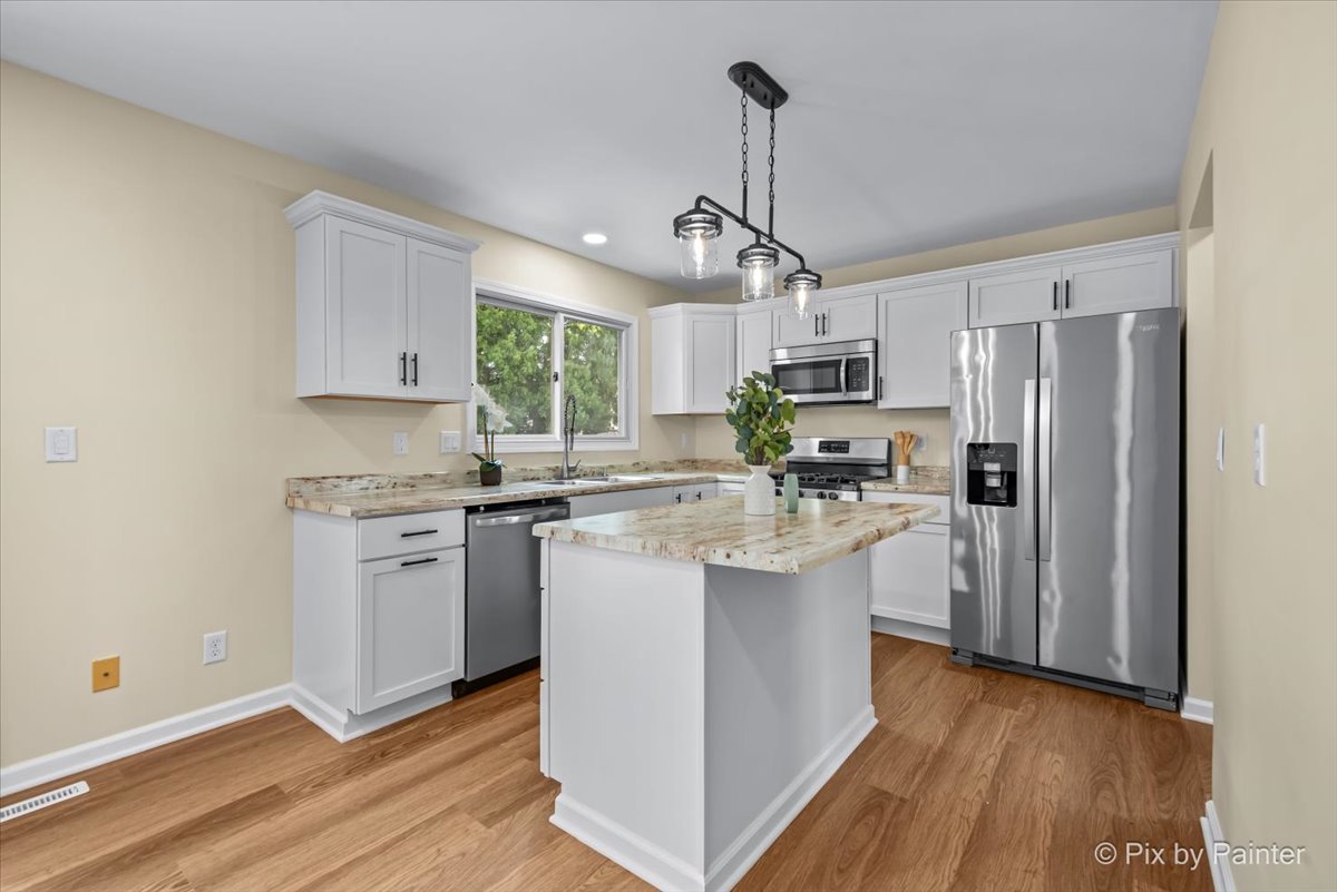 676 Concord Drive, Crystal Lake, IL 60014