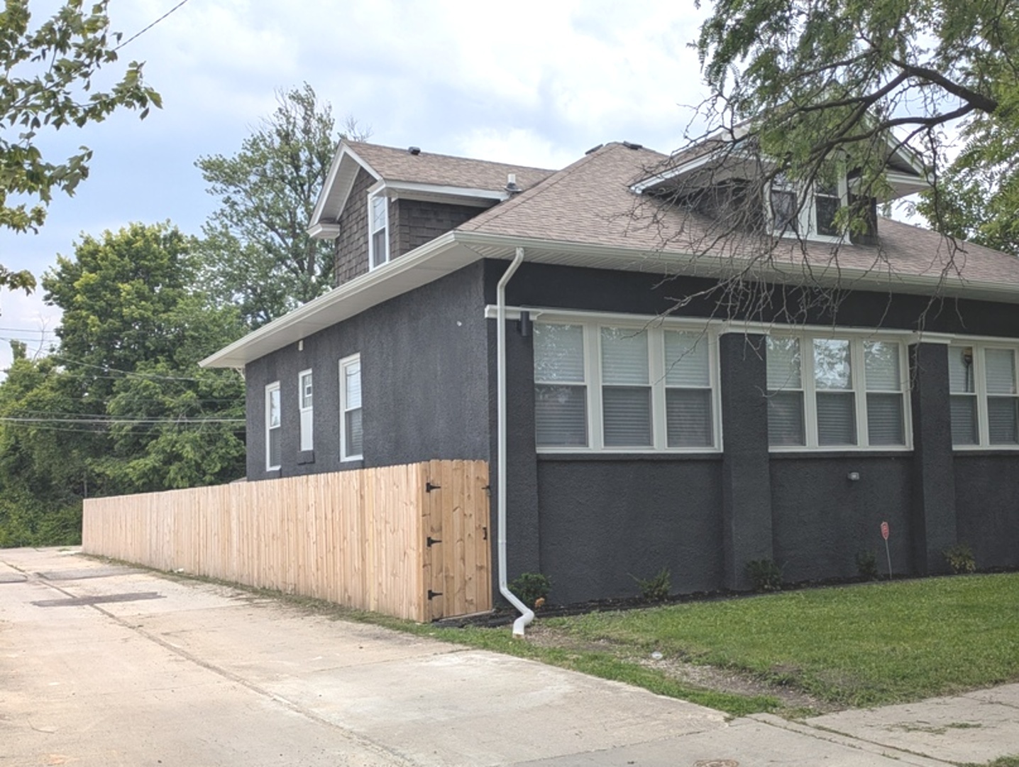 11173 S Hermosa Avenue, Chicago, IL 60643
