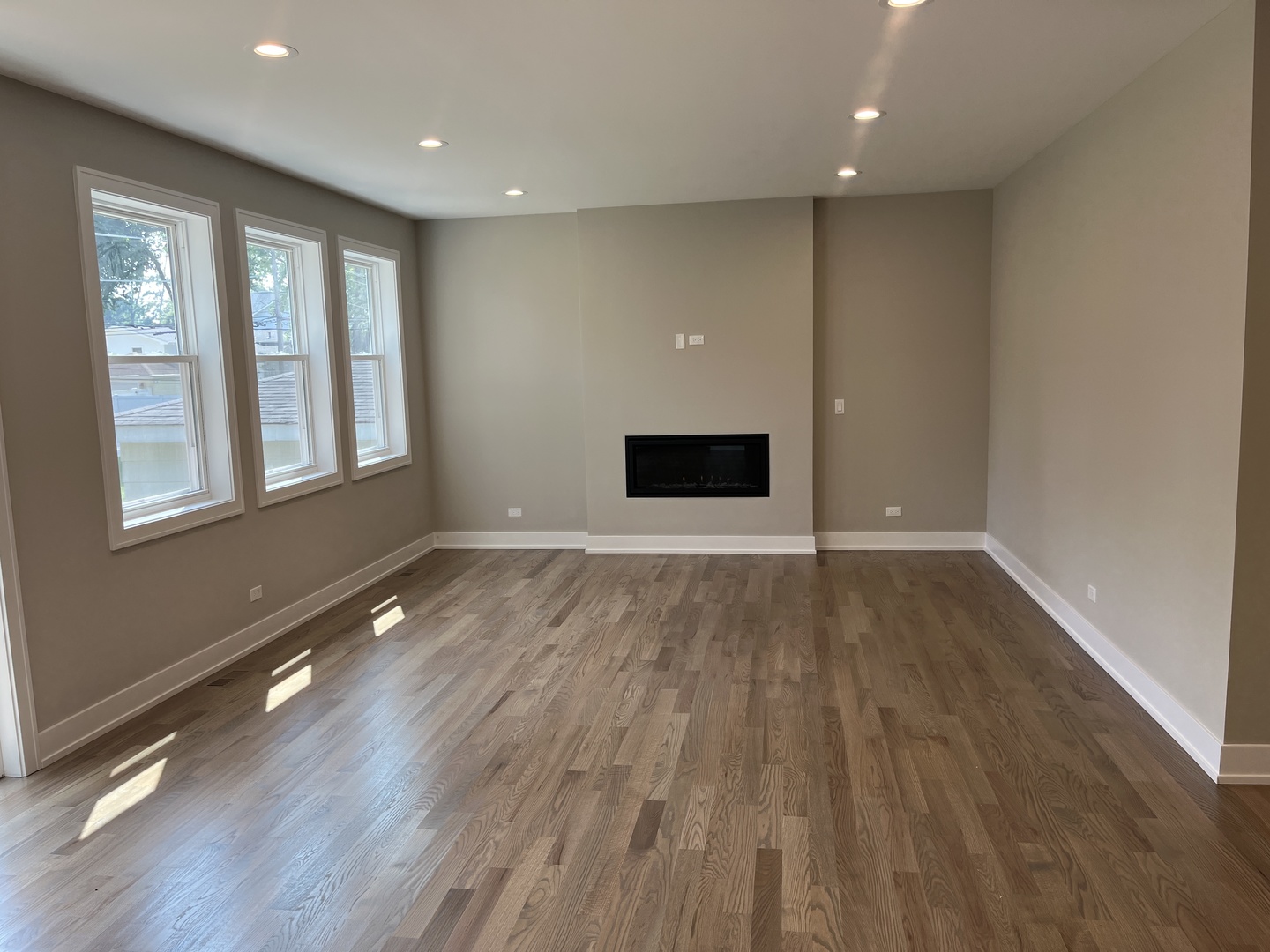 1029 Oxford Street, Downers Grove, IL 60516
