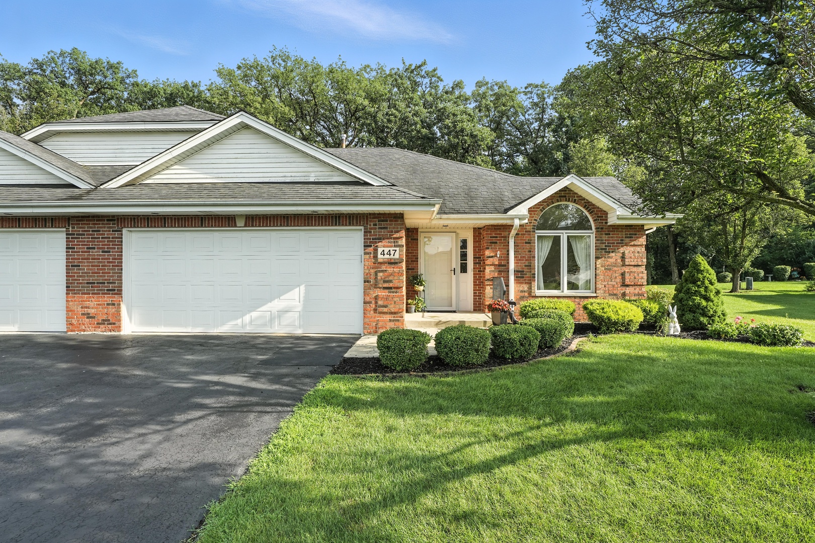 447 W Eden Lane, Crete, IL 60417