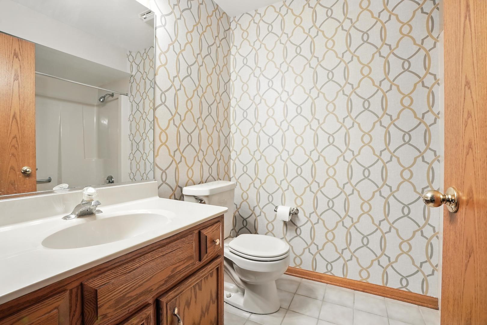 447 W Eden Lane, Crete, IL 60417