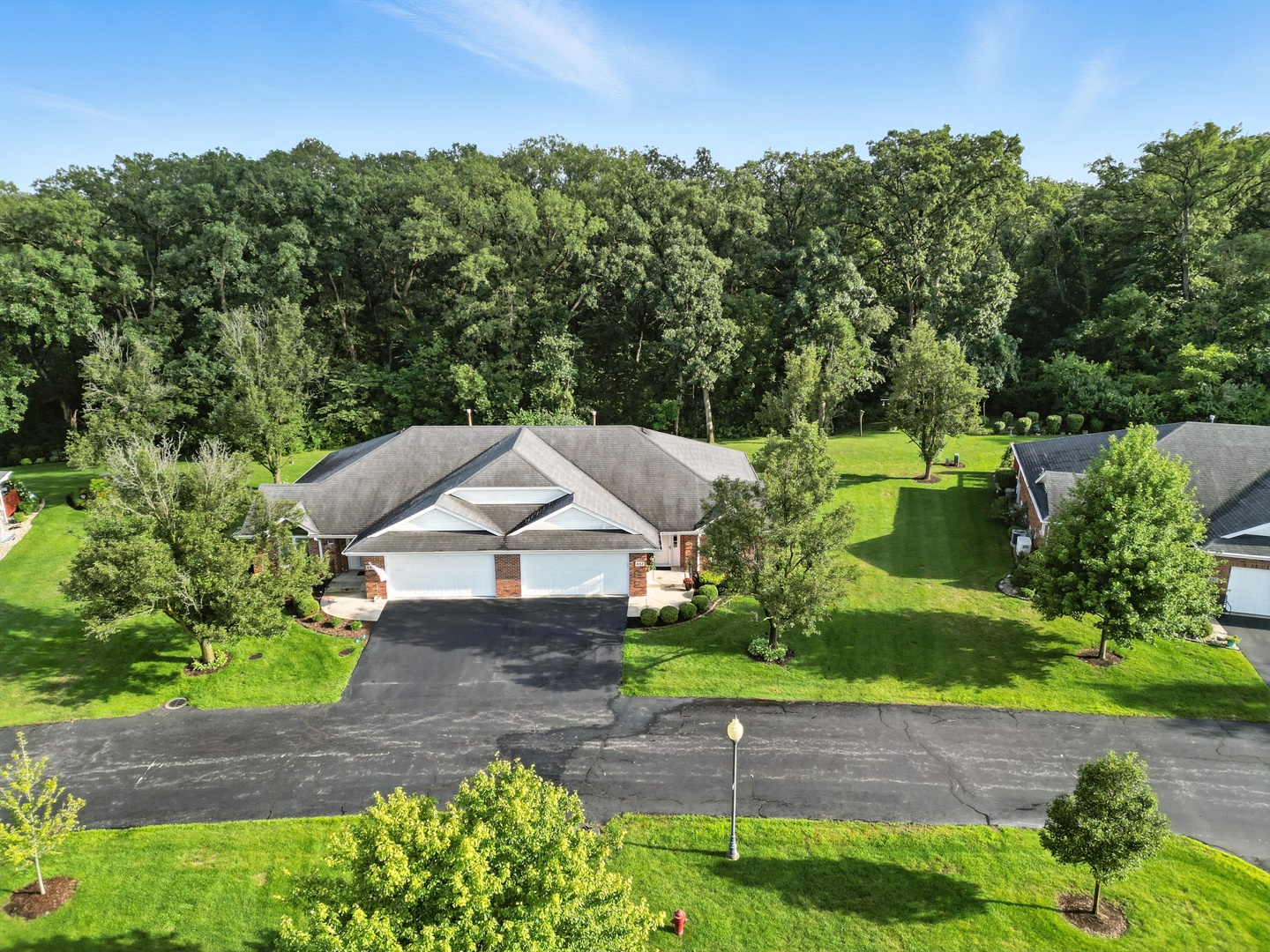 447 W Eden Lane, Crete, IL 60417