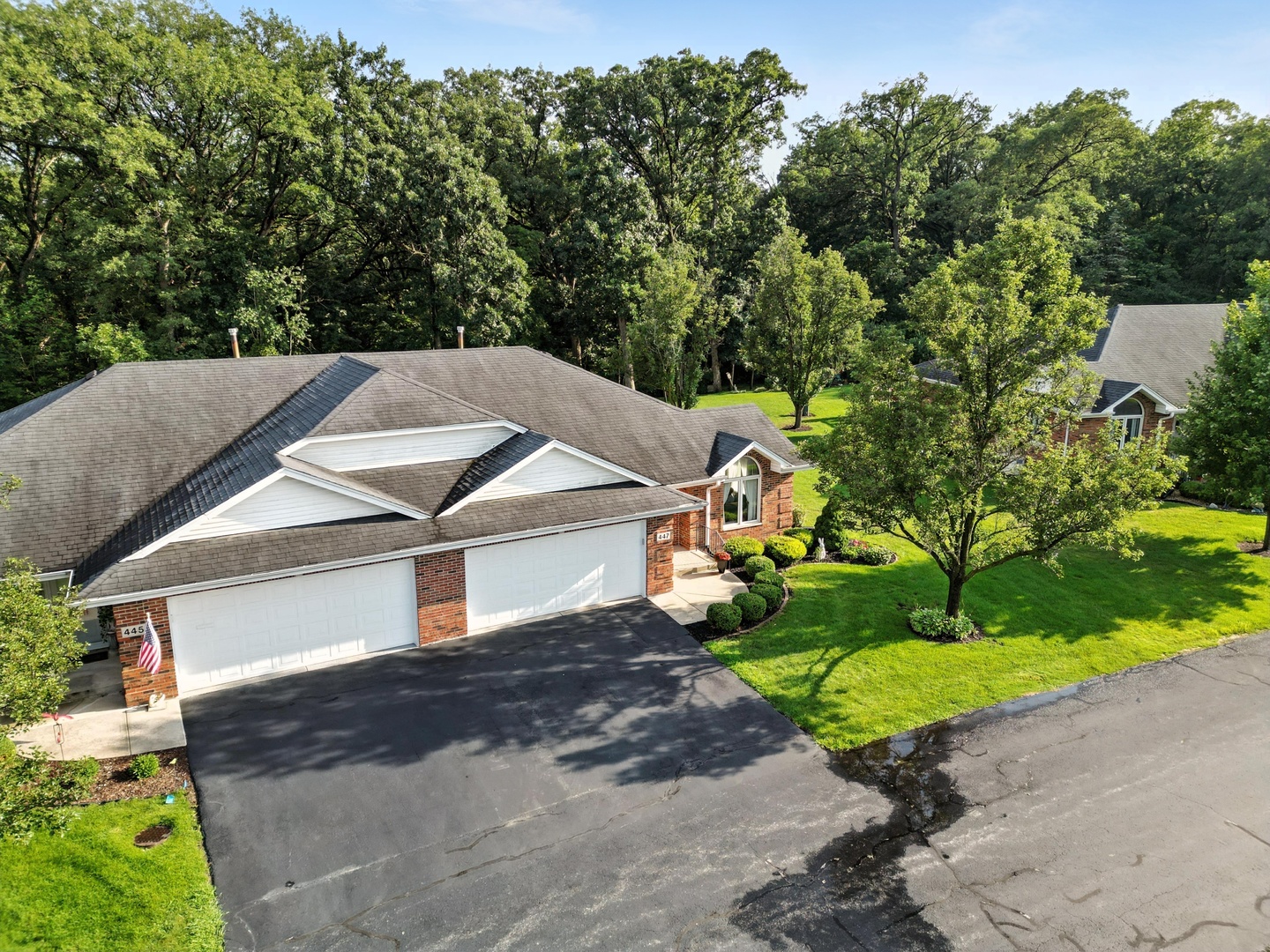 447 W Eden Lane, Crete, IL 60417