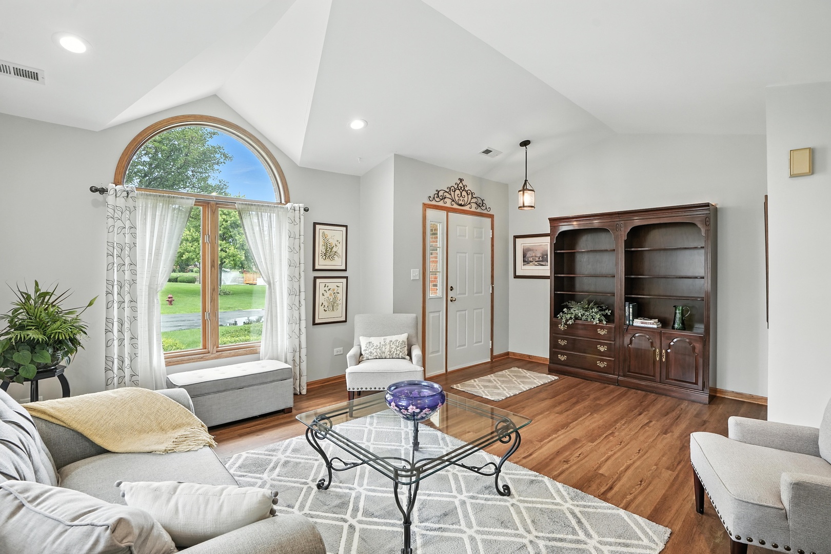 447 W Eden Lane, Crete, IL 60417