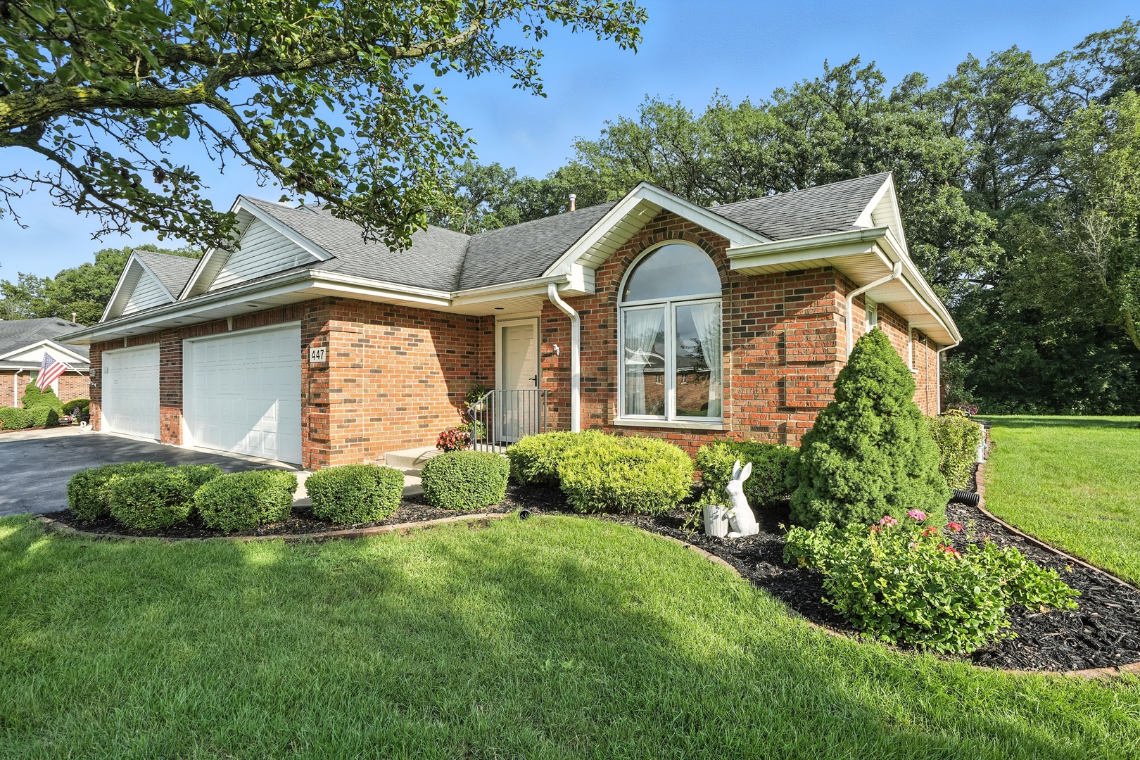 447 W Eden Lane, Crete, IL 60417