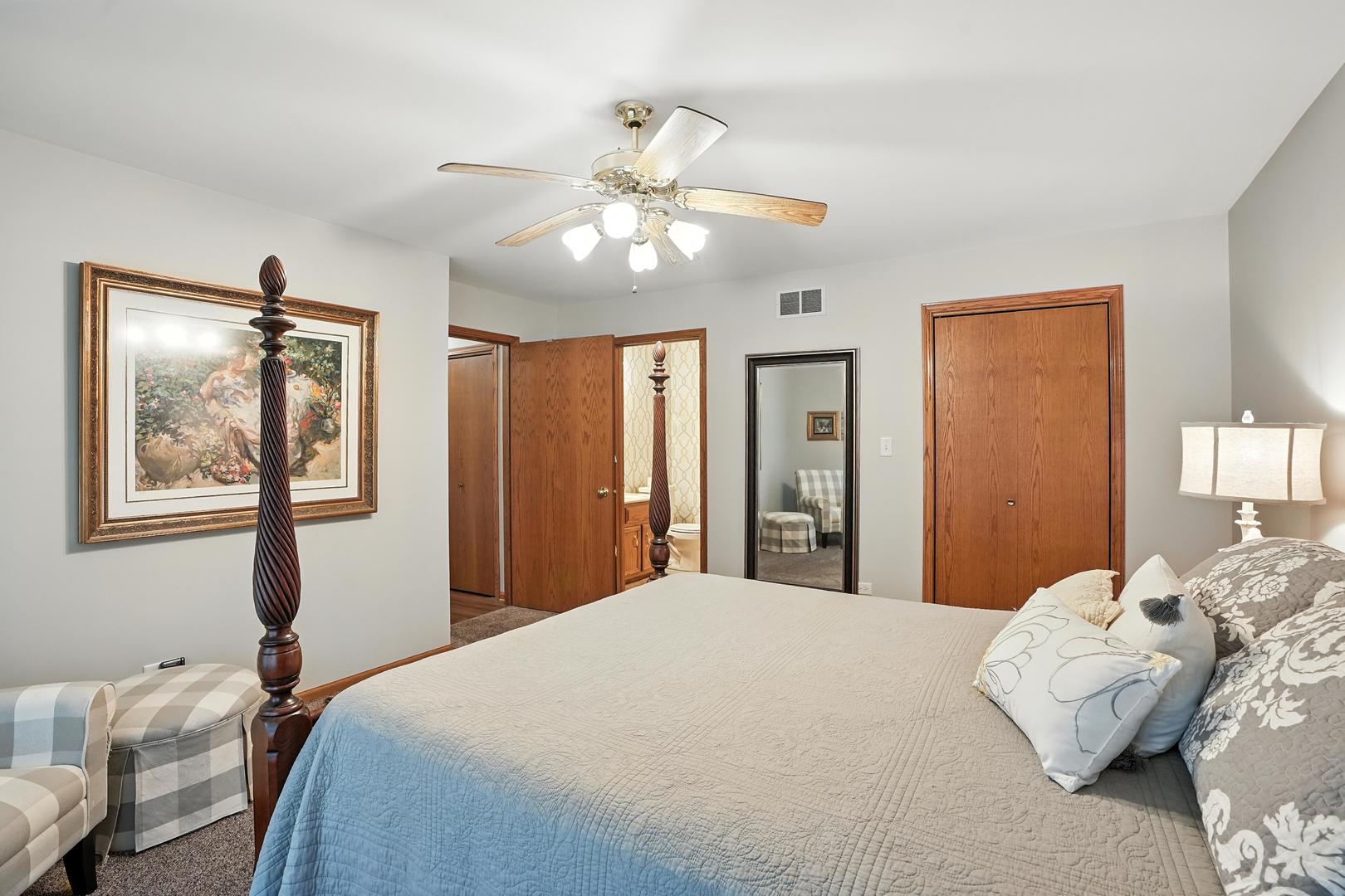 447 W Eden Lane, Crete, IL 60417