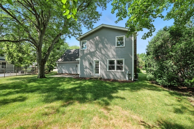 1168 Banbury Circle, Naperville, IL 60540