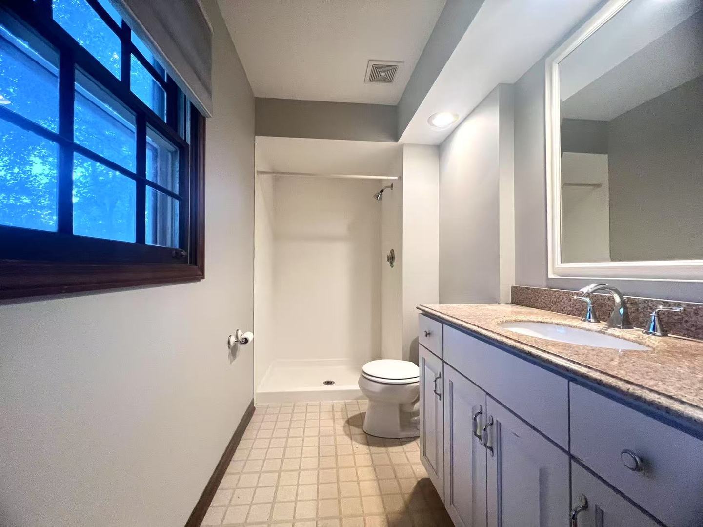 25W135 ESSEX Avenue, Naperville, IL 60540