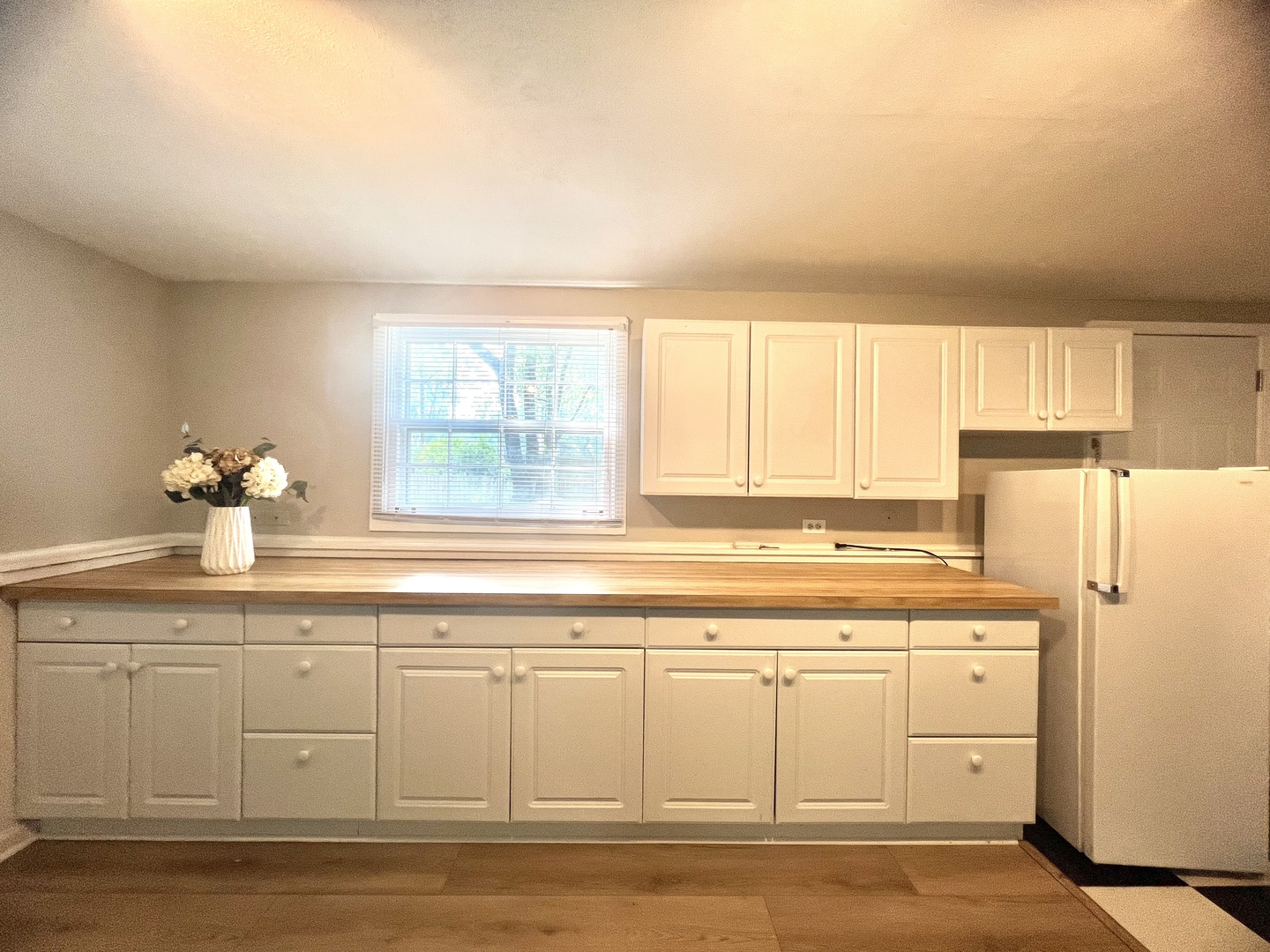 25W135 ESSEX Avenue, Naperville, IL 60540