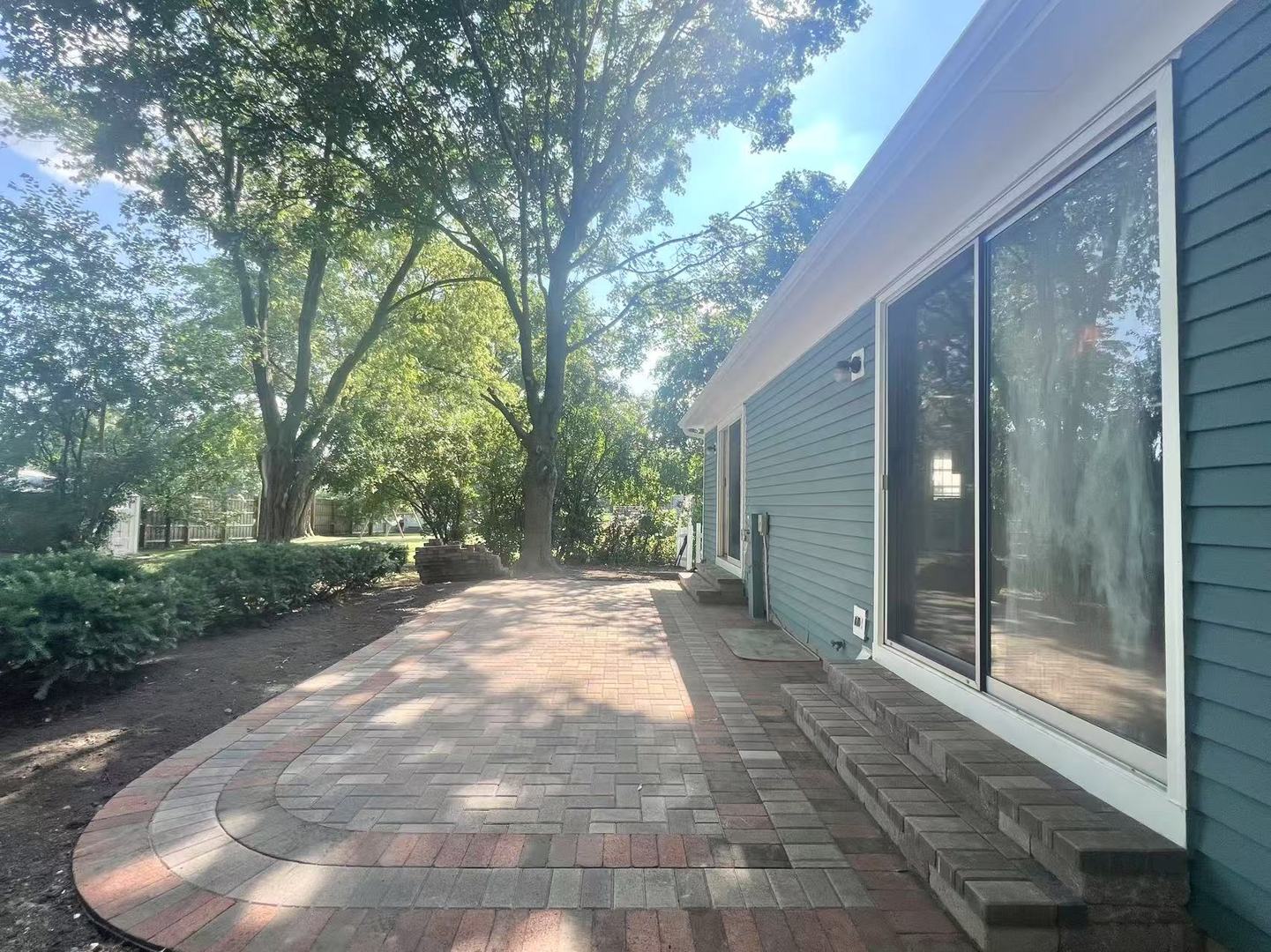 25W135 ESSEX Avenue, Naperville, IL 60540