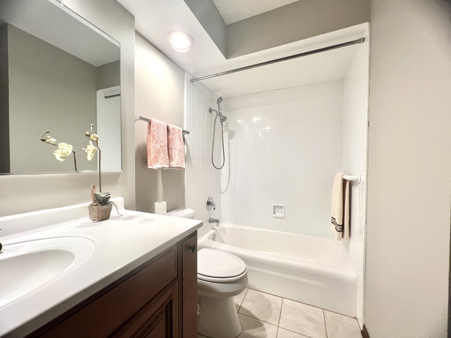 25W135 ESSEX Avenue, Naperville, IL 60540