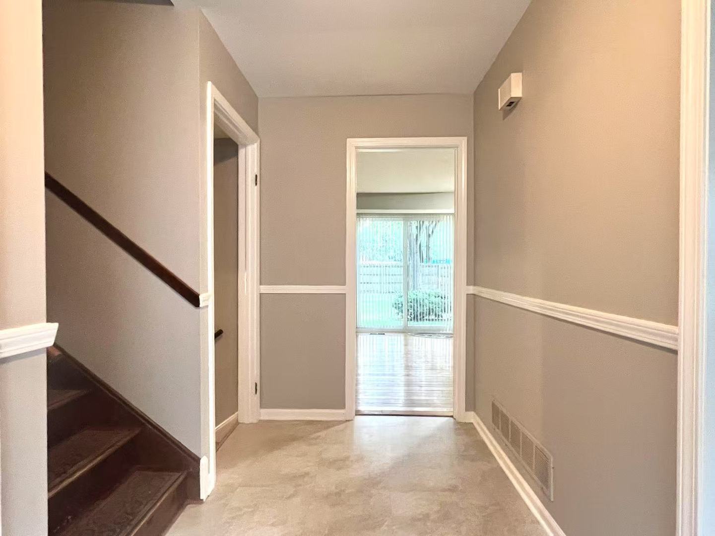 25W135 ESSEX Avenue, Naperville, IL 60540