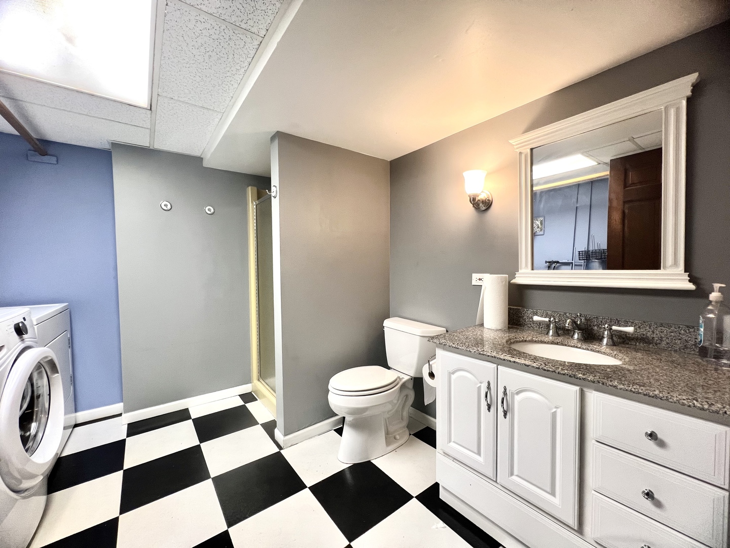 25W135 ESSEX Avenue, Naperville, IL 60540