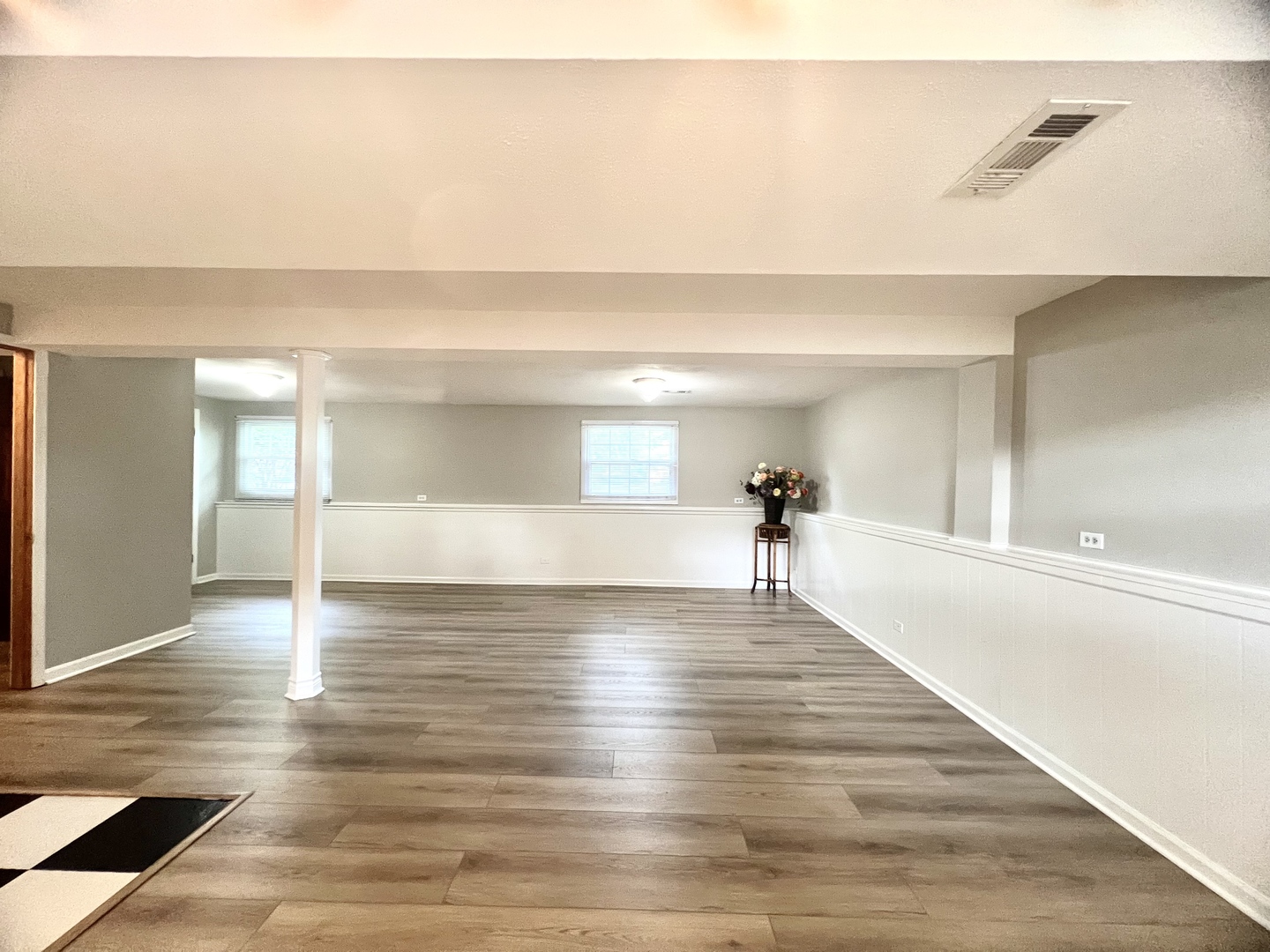 25W135 ESSEX Avenue, Naperville, IL 60540